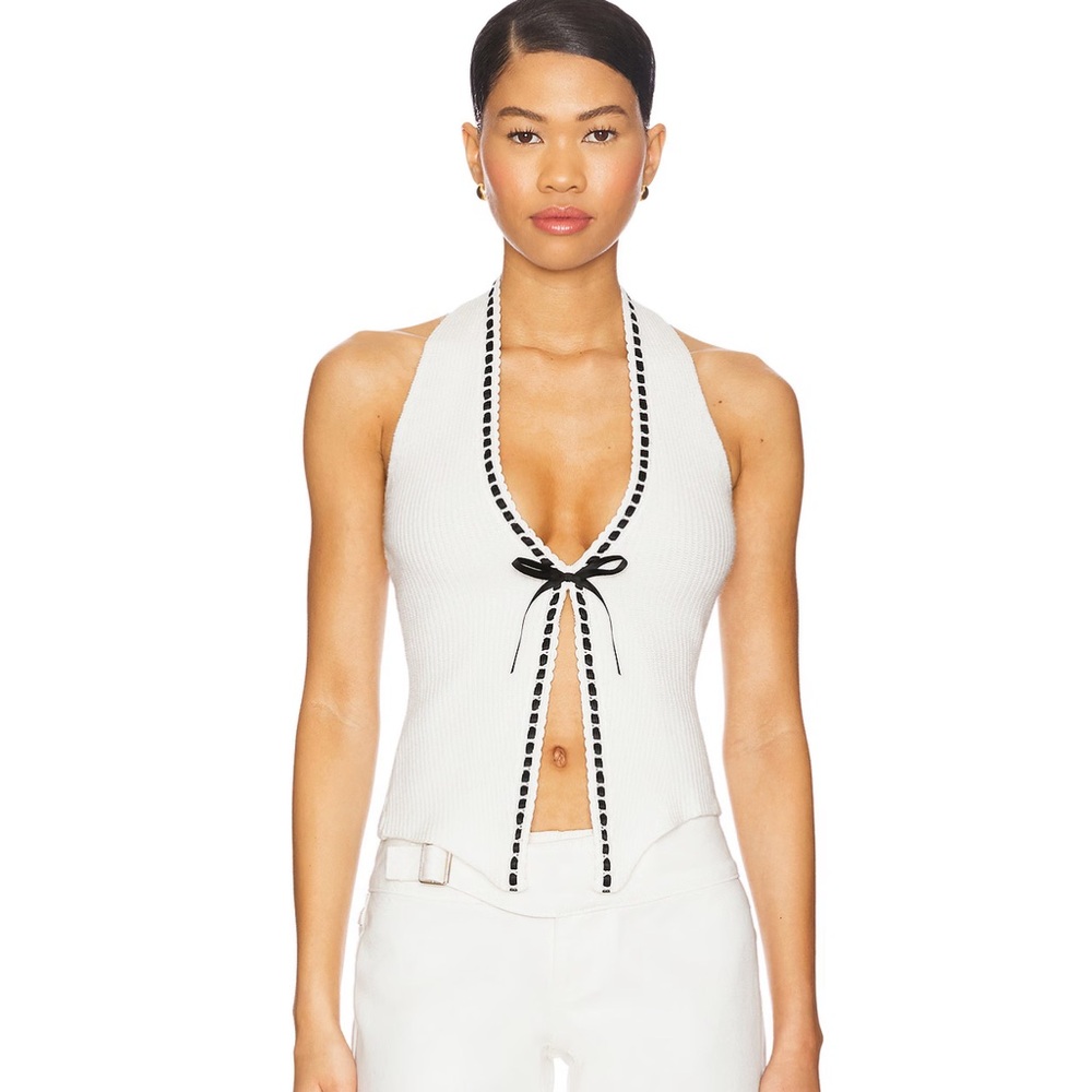 With Jean Gigi ivory Top with Black Accents and bow